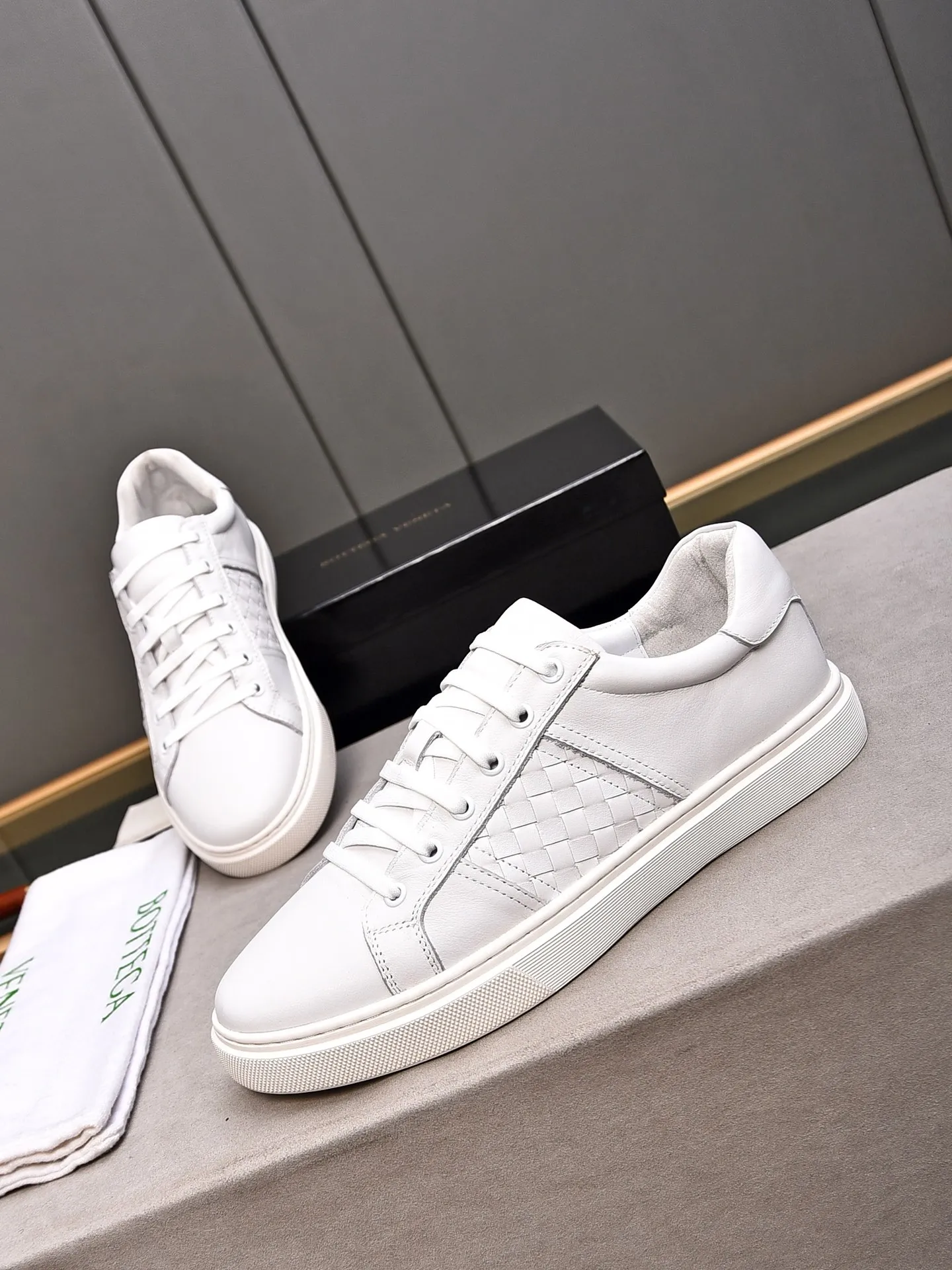 Men's shoes 💰480 [Lace-up series] BOTTEG* VENET* - high-end boutique Size: 38-44 (45 customized) BV new product, first-layer cowhide artificially woven classic style and contemporary fashion temperament harmoniously blend, rubber soles are light and flexible, water-dyed cowhide pads! [Taobao, Tmall, and live streaming are the first choices]